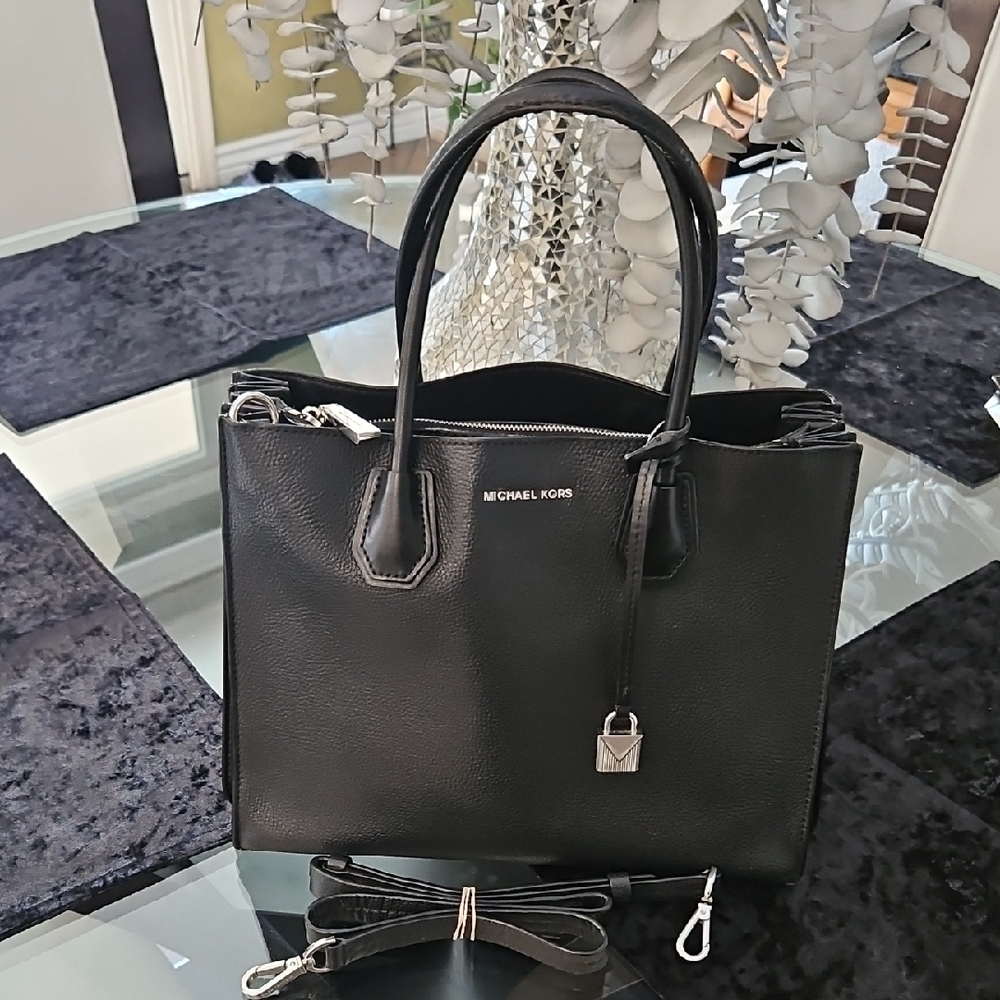Michael Kors Mercer Messenger bag